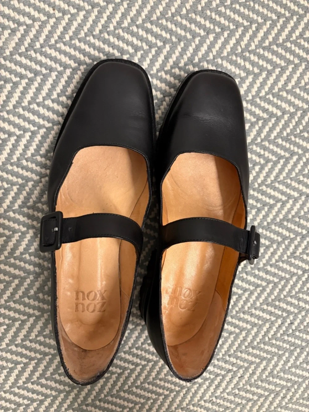 Zou Xou Uchi Flat in Black - mary jane, like new